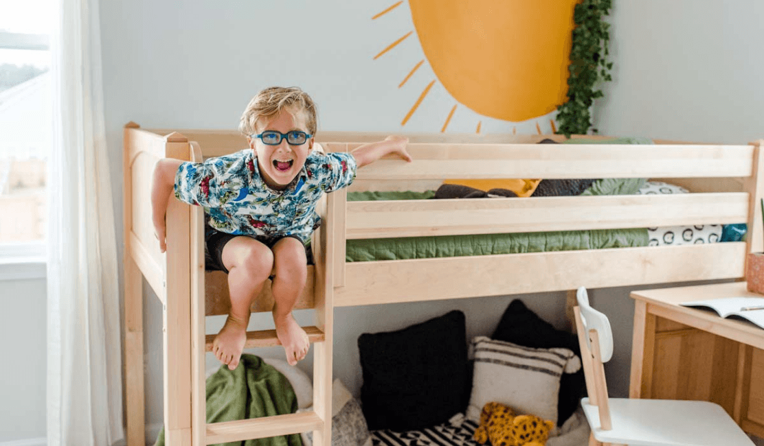 boys room low loft with desk